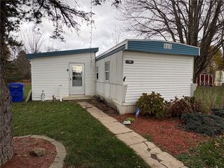 50 Sandy Brook Dr, Hamlin, NY 14464