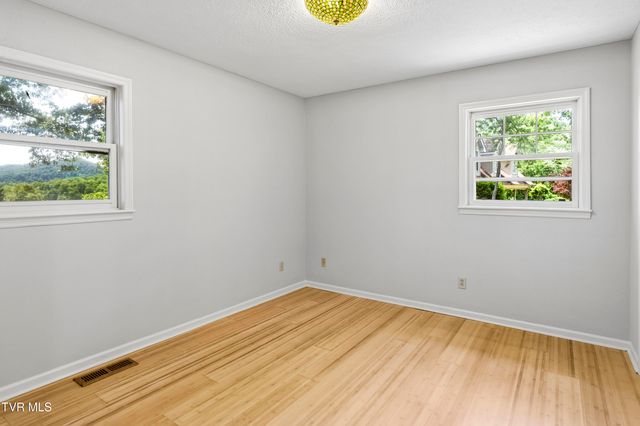 236 Lakeshore Circle, Rogersville, TN 37857