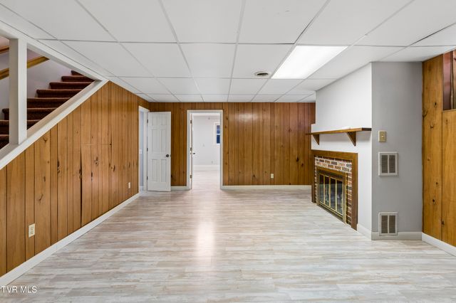 236 Lakeshore Circle, Rogersville, TN 37857