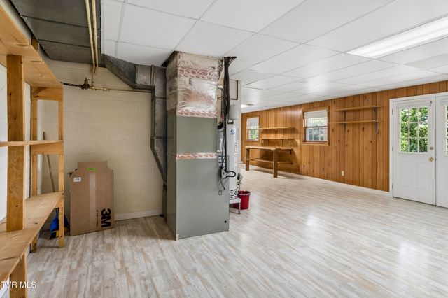 236 Lakeshore Circle, Rogersville, TN 37857
