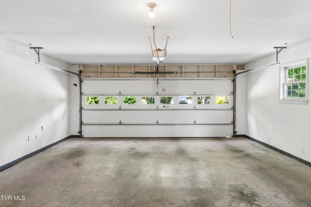 236 Lakeshore Circle, Rogersville, TN 37857
