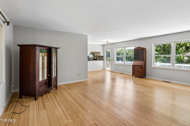 236 Lakeshore Circle, Rogersville, TN 37857
