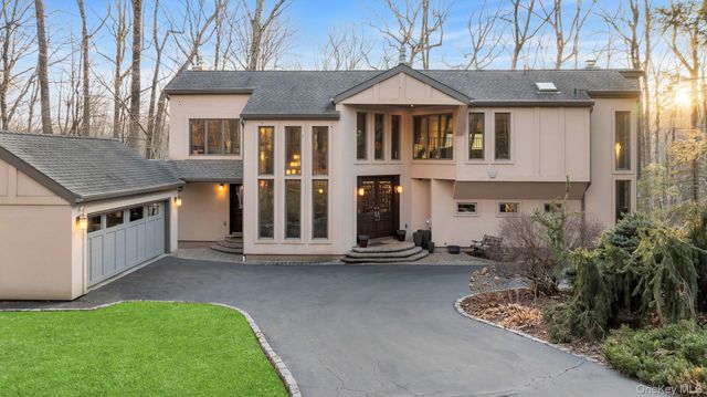 139 Pascack Road, Pearl River, NY 10965