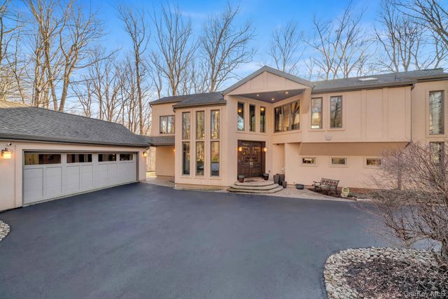 139 Pascack Road, Pearl River, NY 10965