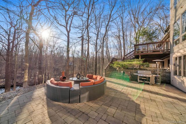 139 Pascack Road, Pearl River, NY 10965