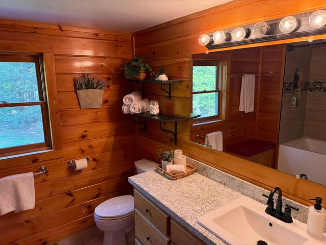 6 Percy Drive, Wolfeboro, NH 03894