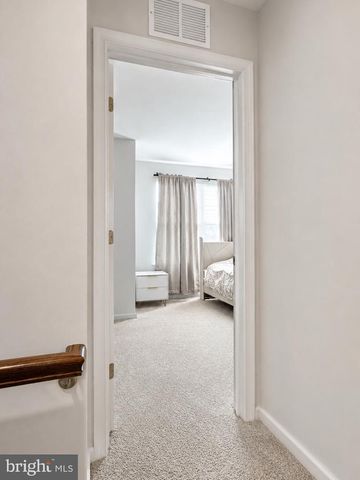 8296 KNIGHT STATION WAY, Manassas, VA 20110