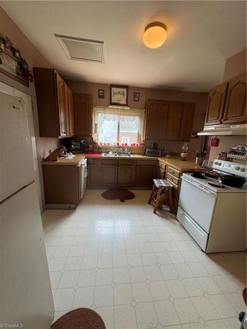 110 Bay Street, Rural Hall, NC 27045