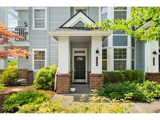 6000 SUMMERLINN Way, West Linn, OR 97068