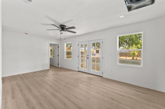 207 Pleasant Street, Lindsay, CA 93247