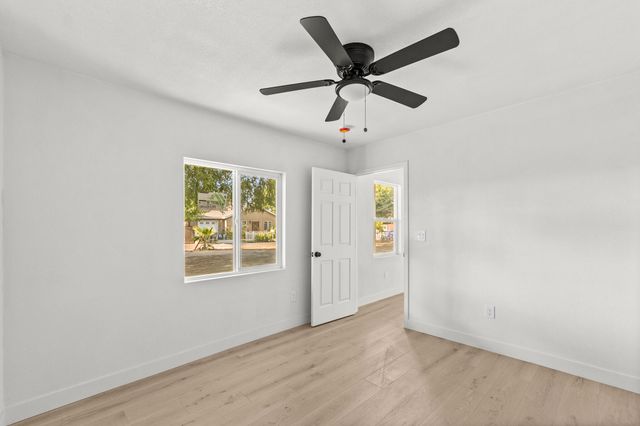 207 Pleasant Street, Lindsay, CA 93247