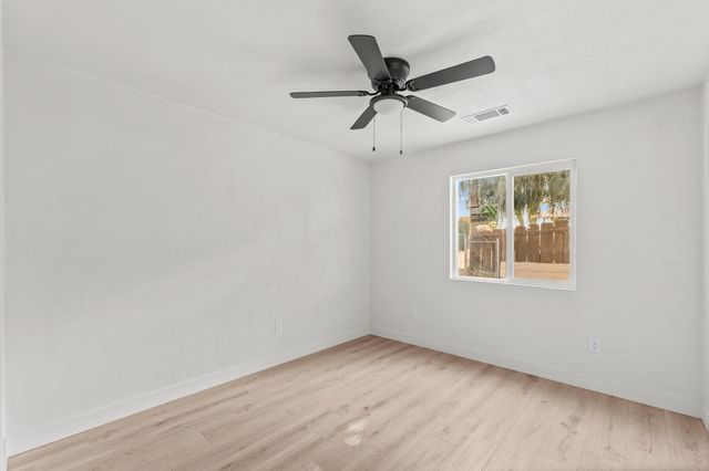 207 Pleasant Street, Lindsay, CA 93247