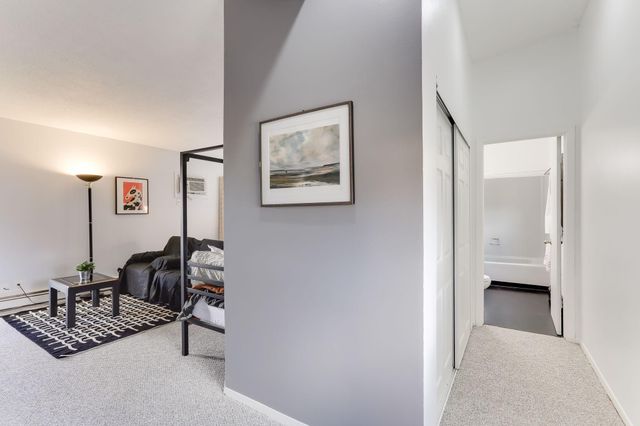 110212 Village Road, Chaska, MN 55318