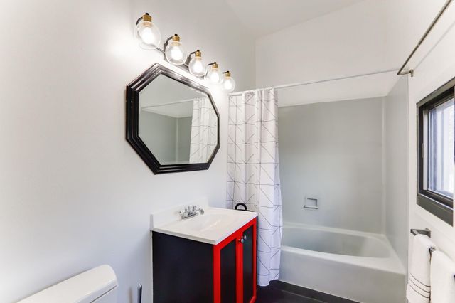 110212 Village Road, Chaska, MN 55318