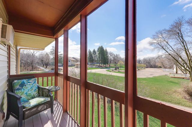 110212 Village Road, Chaska, MN 55318