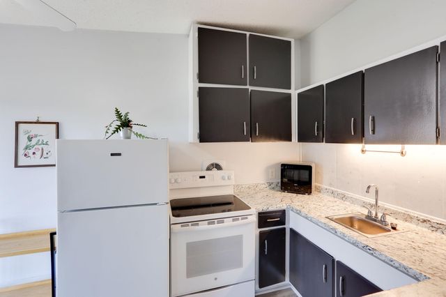 110212 Village Road, Chaska, MN 55318