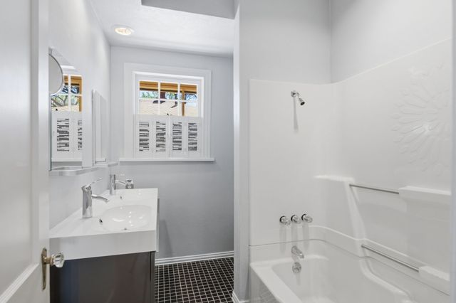 2516 Shirley Avenue, Fort Worth, TX 76109