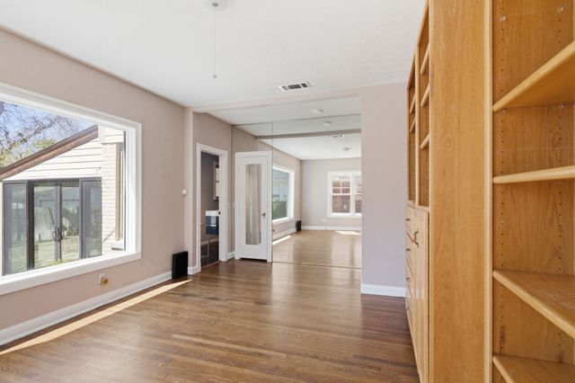 2516 Shirley Avenue, Fort Worth, TX 76109