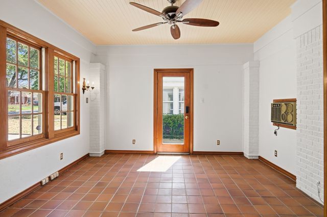 2516 Shirley Avenue, Fort Worth, TX 76109