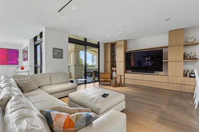 7042 Fisher Island Drive 7042, Miami Beach, FL 33109