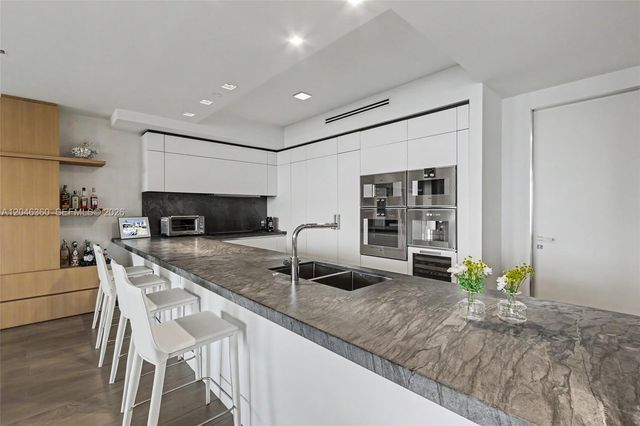 7042 Fisher Island Drive 7042, Miami Beach, FL 33109