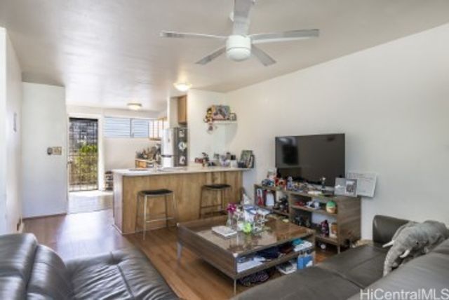 1423 Emerson Street 214, Honolulu, HI 96813