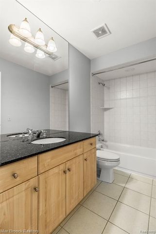 1113 N Old Woodward Avenue 46, Birmingham, MI 48009