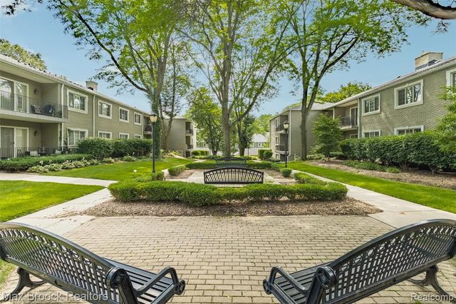 1113 N Old Woodward Avenue 46, Birmingham, MI 48009