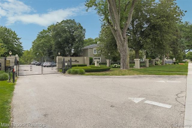 1113 N Old Woodward Avenue 46, Birmingham, MI 48009