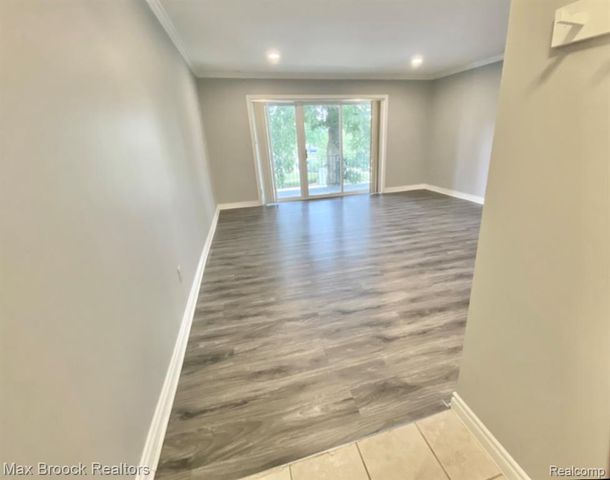 1113 N Old Woodward Avenue 46, Birmingham, MI 48009