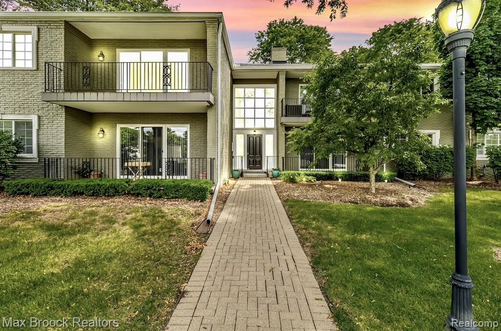 1113 N Old Woodward Avenue 46, Birmingham, MI 48009