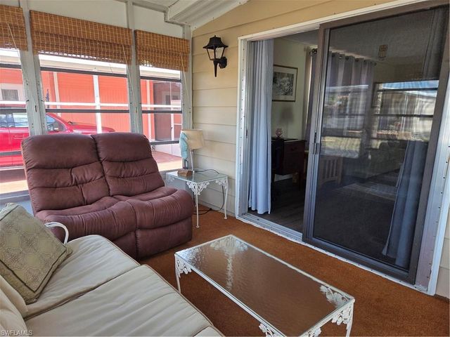 561 Winning WAY, North Fort Myers, FL 33917