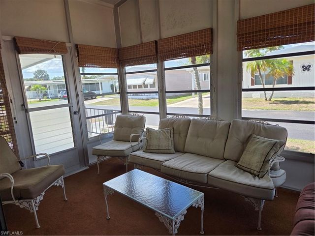 561 Winning WAY, North Fort Myers, FL 33917