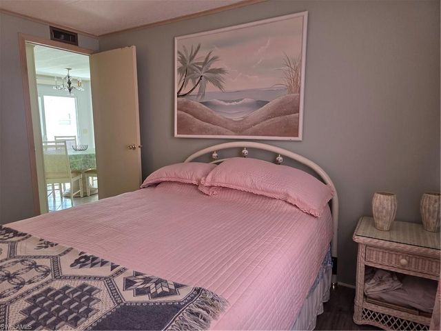 561 Winning WAY, North Fort Myers, FL 33917