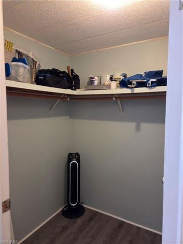 561 Winning WAY, North Fort Myers, FL 33917