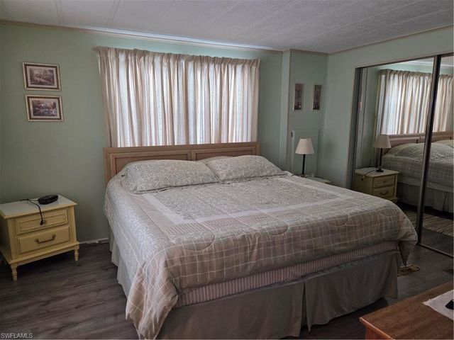 561 Winning WAY, North Fort Myers, FL 33917