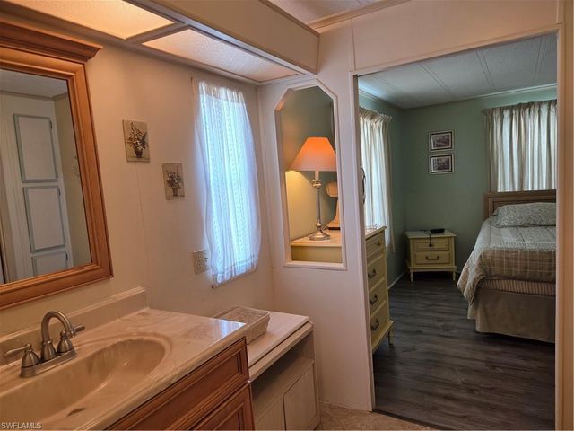 561 Winning WAY, North Fort Myers, FL 33917