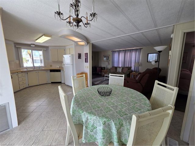 561 Winning WAY, North Fort Myers, FL 33917