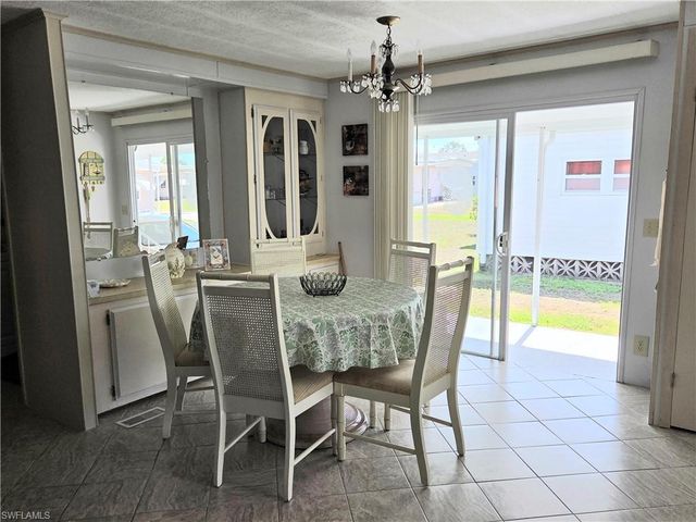 561 Winning WAY, North Fort Myers, FL 33917