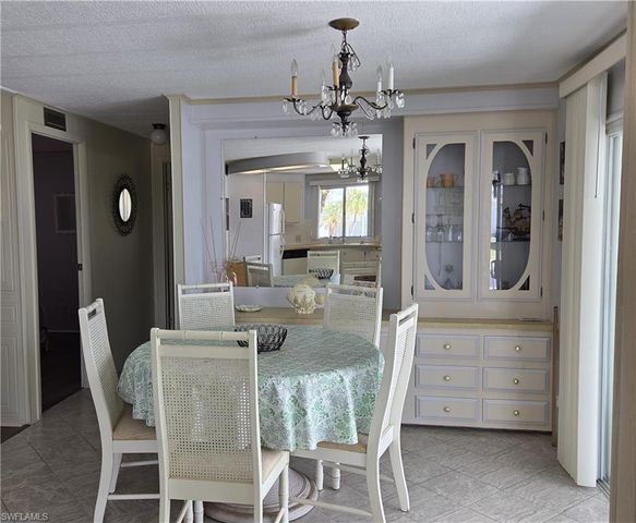 561 Winning WAY, North Fort Myers, FL 33917