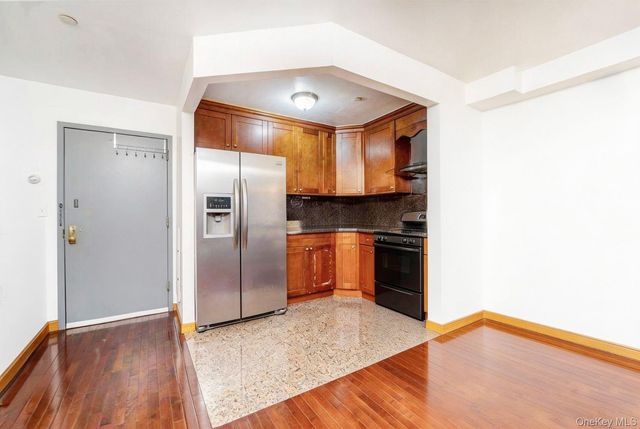 14118 Cherry Avenue 2C, Flushing, NY 11355