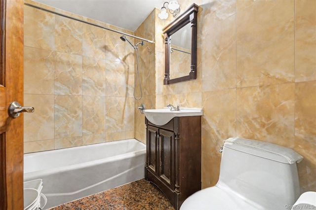 14118 Cherry Avenue 2C, Flushing, NY 11355