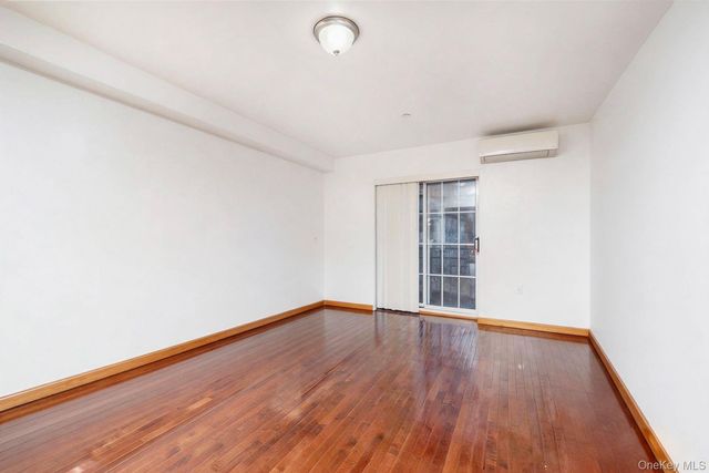 14118 Cherry Avenue 2C, Flushing, NY 11355