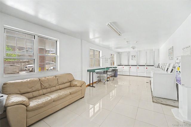 14118 Cherry Avenue 2C, Flushing, NY 11355