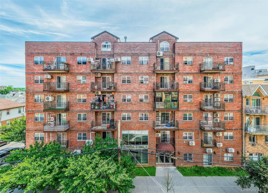 14118 Cherry Avenue 2C, Flushing, NY 11355
