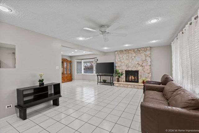 9213 S 83rd Court, Hickory Hills, IL 60457