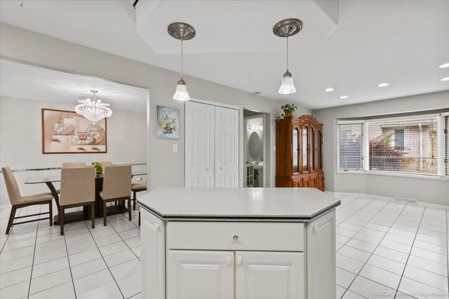 9213 S 83rd Court, Hickory Hills, IL 60457