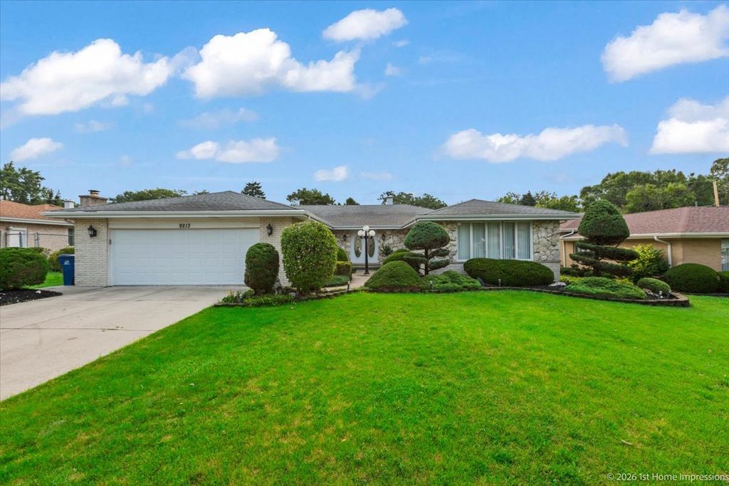 9213 S 83rd Court, Hickory Hills, IL 60457