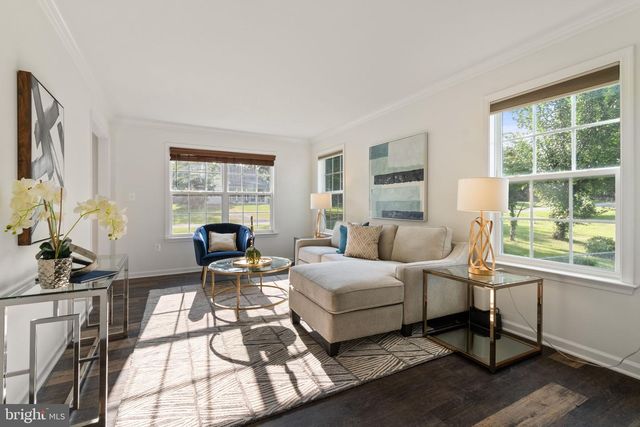 14 S LOCUST ST, Round Hill, VA 20141