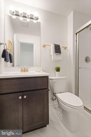 14 S LOCUST ST, Round Hill, VA 20141